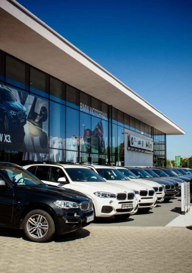 Samochod-Salon-Samochodowy-BMW-MCars-Conrada-ArchiVision-05-ikona