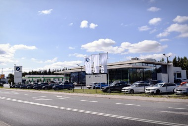 Samochod-Salon-Samochodowy-BMW-MCars-Nowy-Sacz-ArchiVision-01-ikona