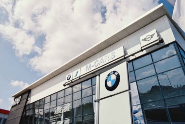 Samochod-Salon-Samochodowy-BMW-MCars-Zakopianka-ArchiVision-01-ikona