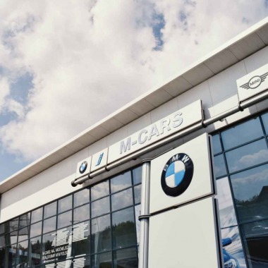 Samochod-Salon-Samochodowy-BMW-MCars-Zakopianka-ArchiVision-01-ikona